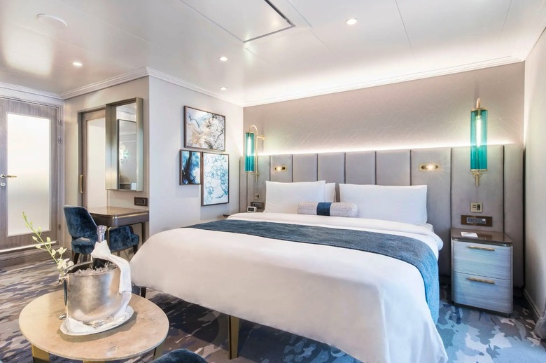 Aquamarine Veranda Suite (FORWARD - Decks 9, 10, 11)